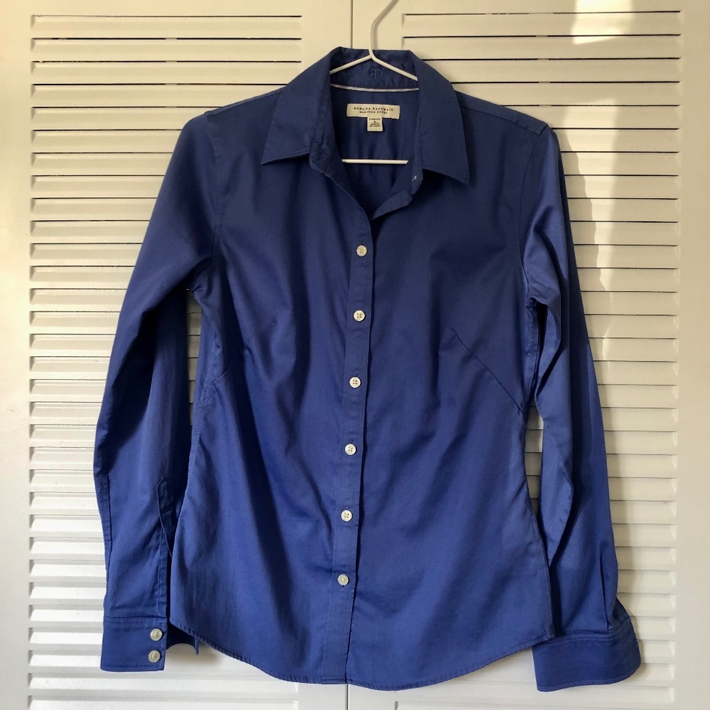 Banana Republic Non-Iron Shirt - Button Front - Blue - Small
